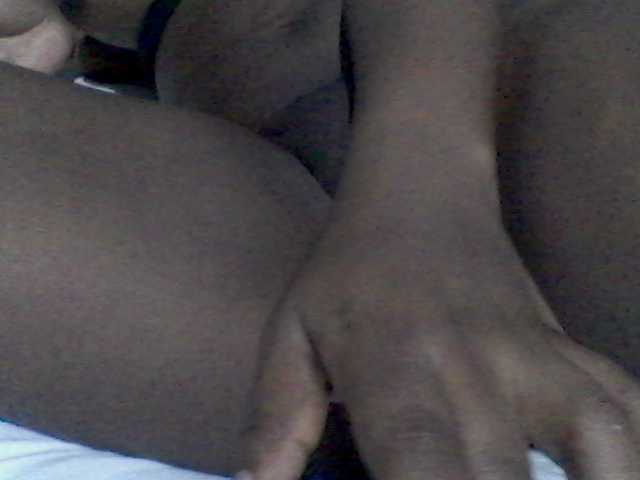 rakisha1 live cam on BongaCams