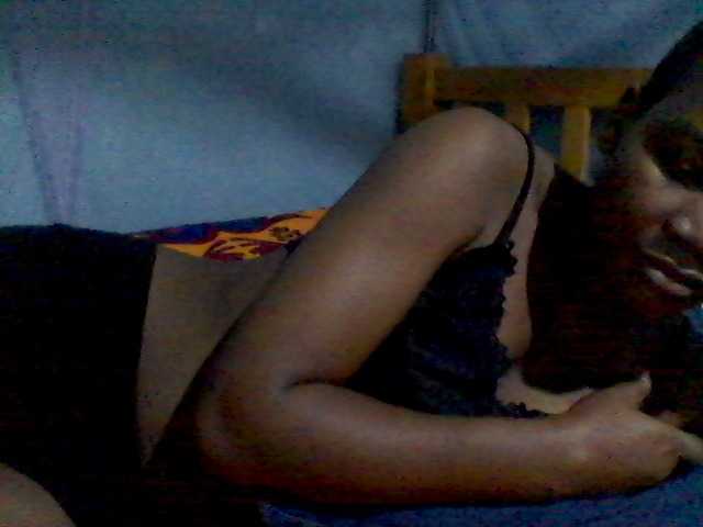 rakisha1 live cam on BongaCams