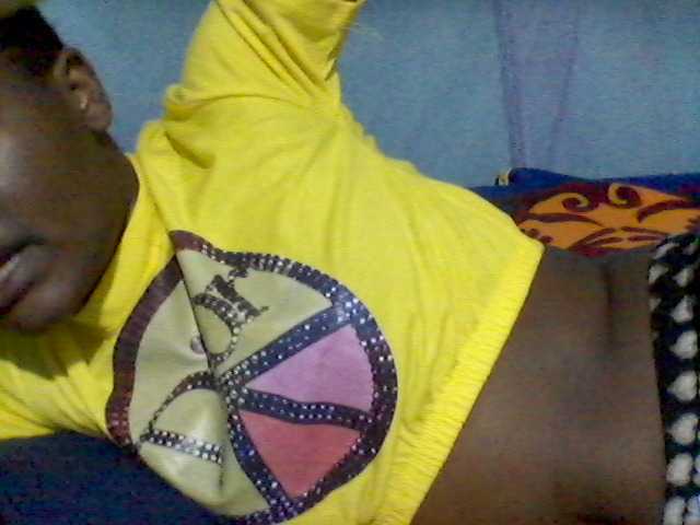 rakisha1 live cam on BongaCams