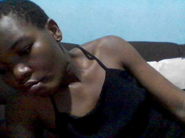 rakisha1 live cam on BongaCams
