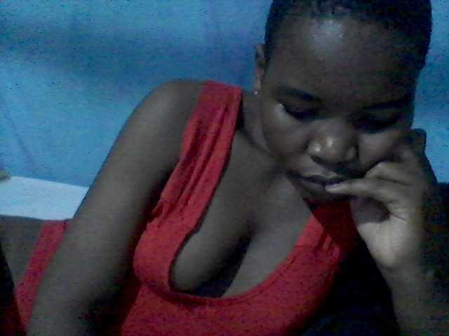rakisha1 live cam on BongaCams