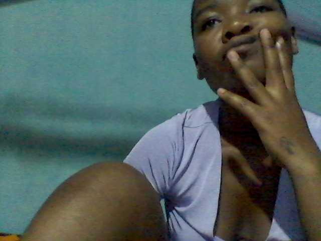 rakisha1 live cam on BongaCams