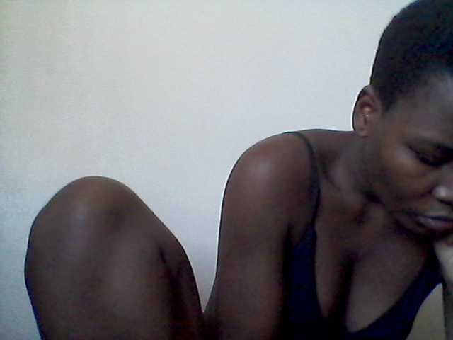 rakisha1 live cam on BongaCams