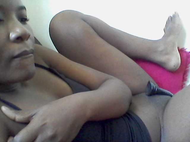 rakisha1 live cam on BongaCams
