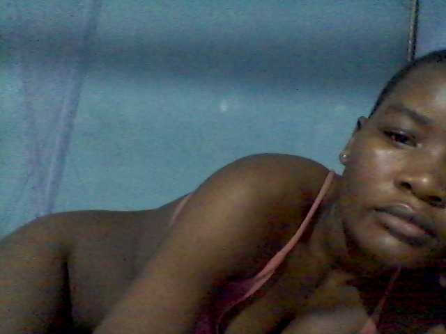 rakisha1 live cam on BongaCams