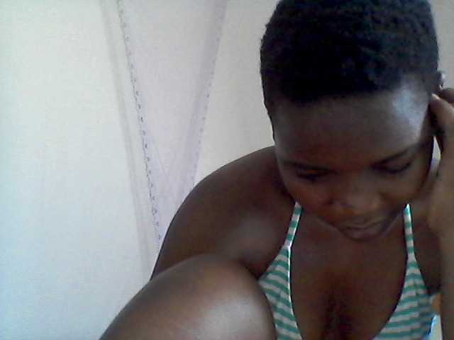 rakisha1 live cam on BongaCams