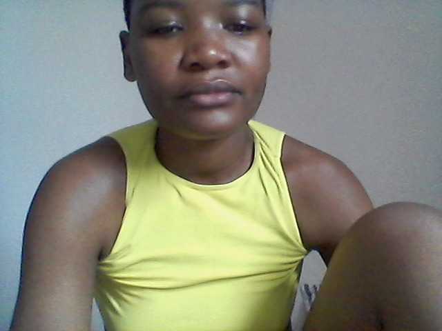 rakisha1 live cam on BongaCams