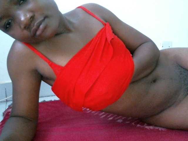 rakisha1 live cam on BongaCams