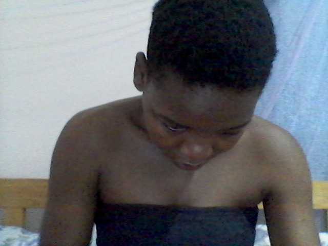 rakisha1 live cam on BongaCams