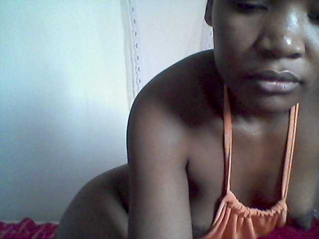 rakisha1 live cam on BongaCams