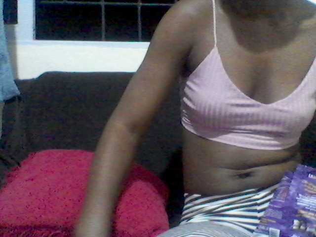 rakisha1 live cam on BongaCams