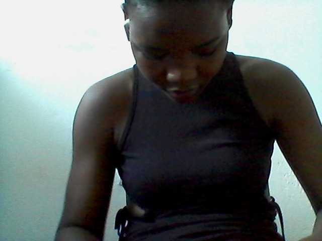 rakisha1 live cam on BongaCams