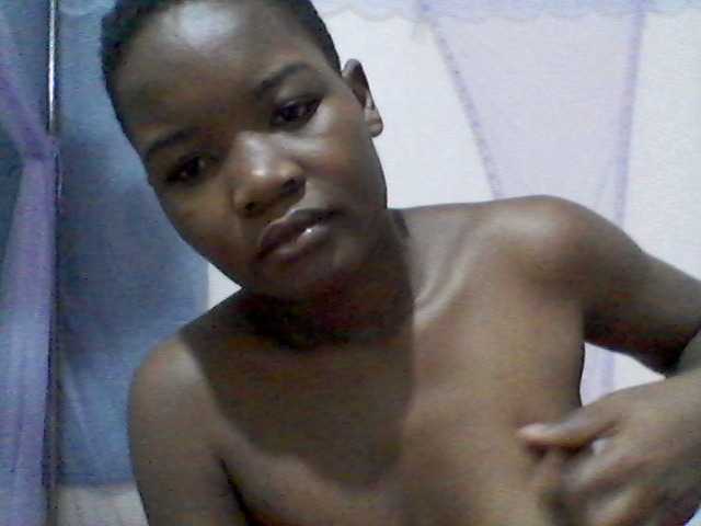 rakisha1 live cam on BongaCams