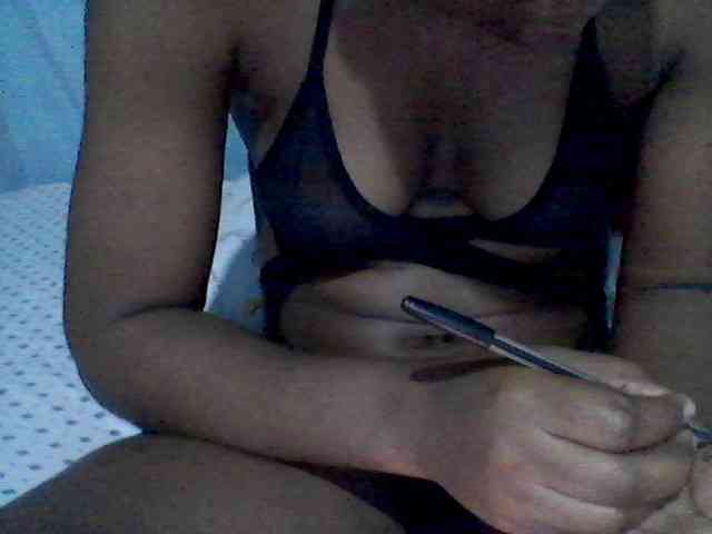Rakisha1's live stream