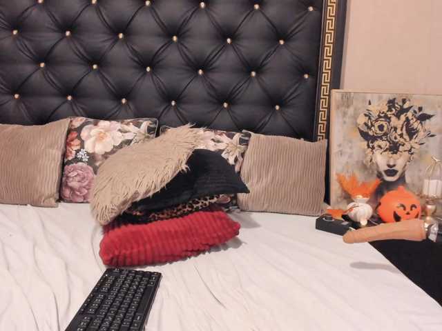 PreciousAilly live cam on BongaCams