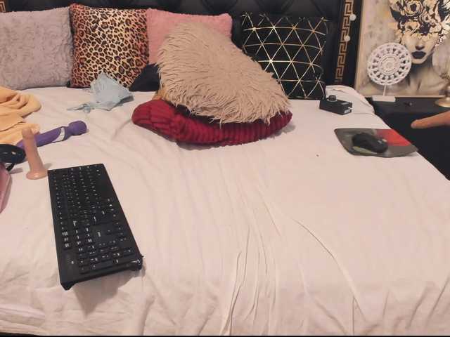 PreciousAilly live cam on BongaCams