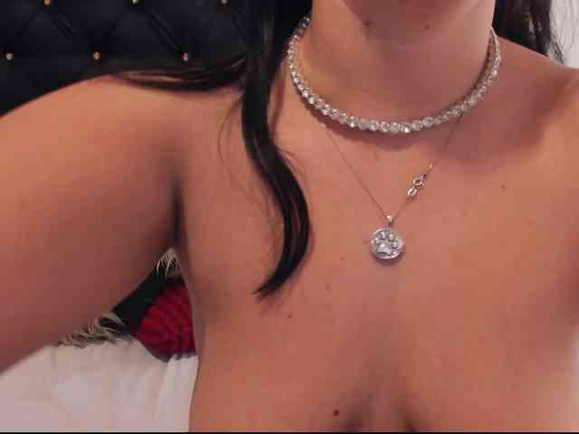 PreciousAilly webcam