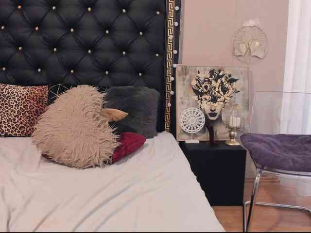 PreciousAilly webcam