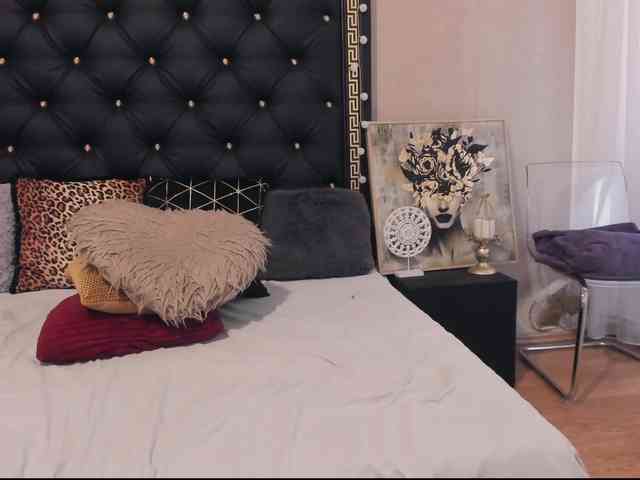 PreciousAilly webcam