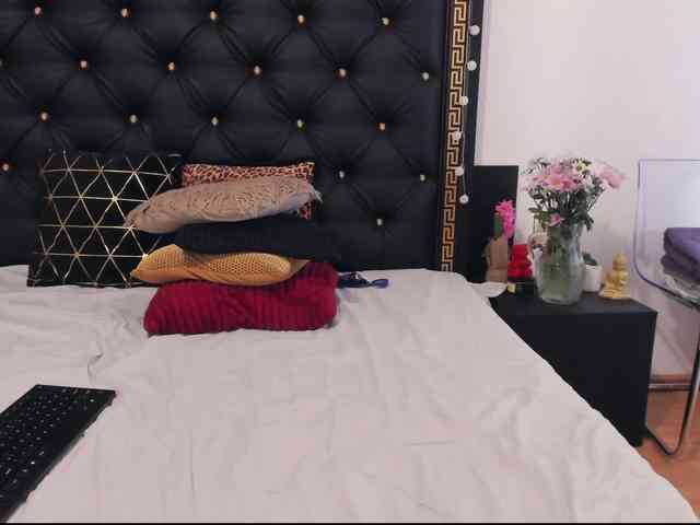 PreciousAilly webcam