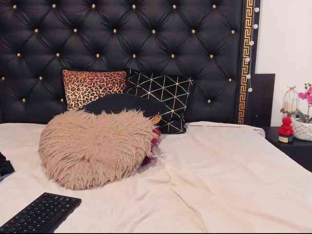 PreciousAilly webcam