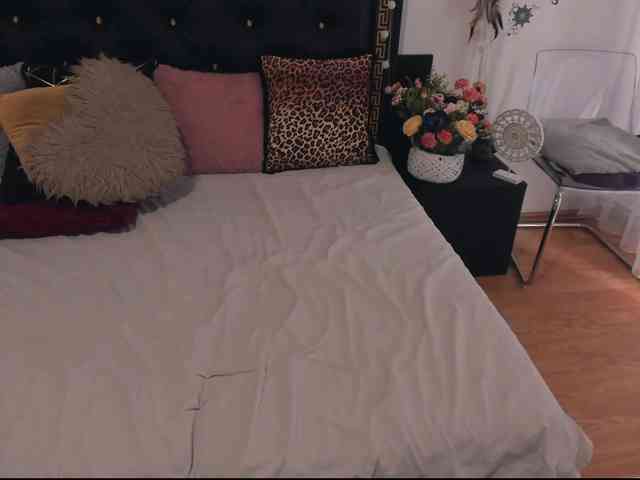 PreciousAilly webcam