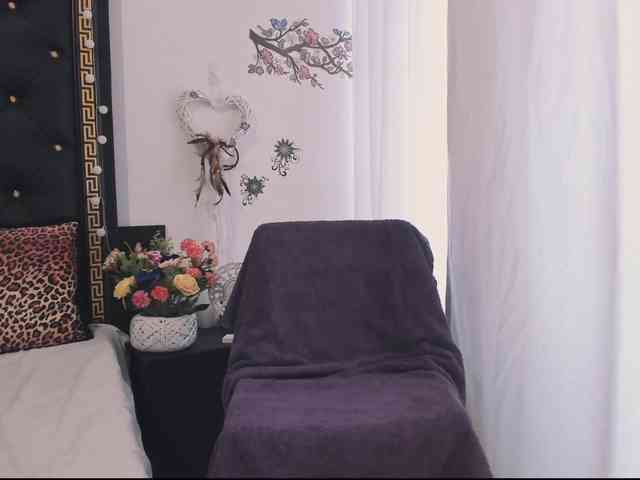 PreciousAilly webcam