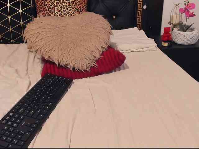 PreciousAilly webcam