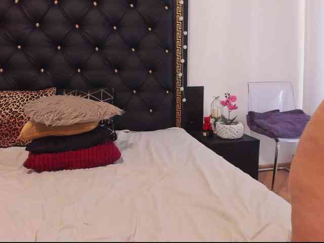 PreciousAilly webcam