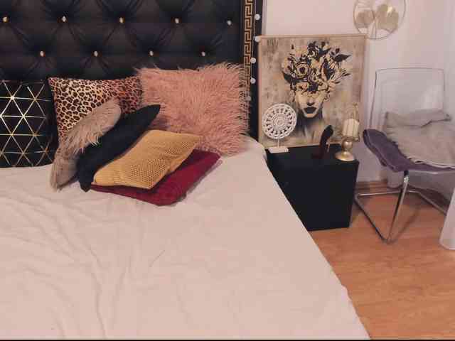 PreciousAilly webcam