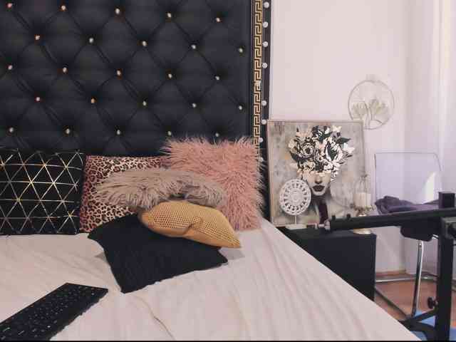 PreciousAilly webcam
