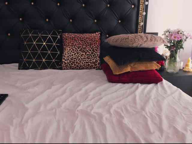 PreciousAilly webcam