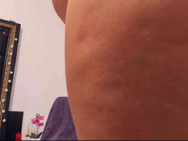 PreciousAilly webcam