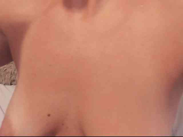 PreciousAilly webcam