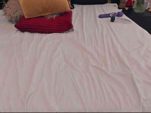 PreciousAilly webcam