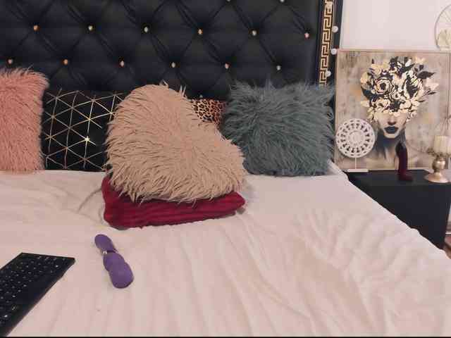 PreciousAilly webcam