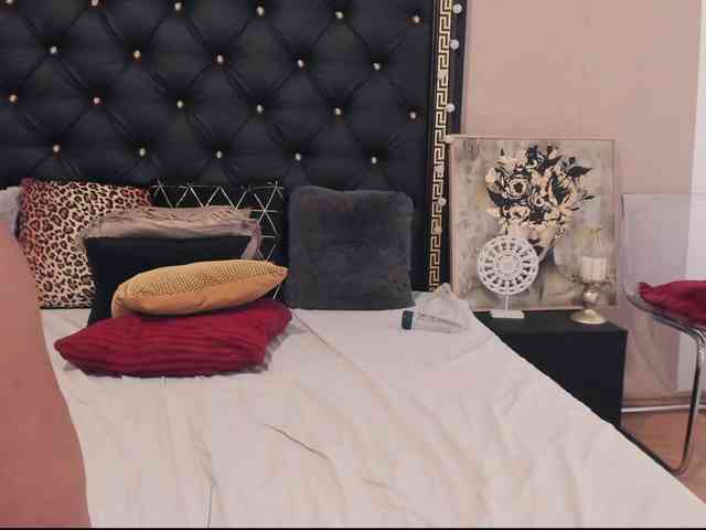 PreciousAilly webcam