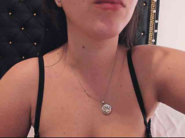 PreciousAilly webcam