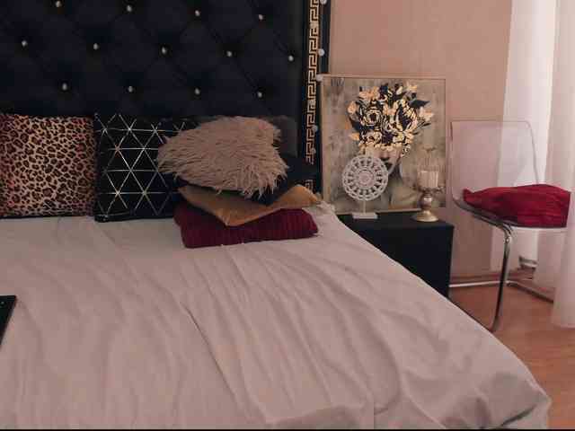 PreciousAilly webcam