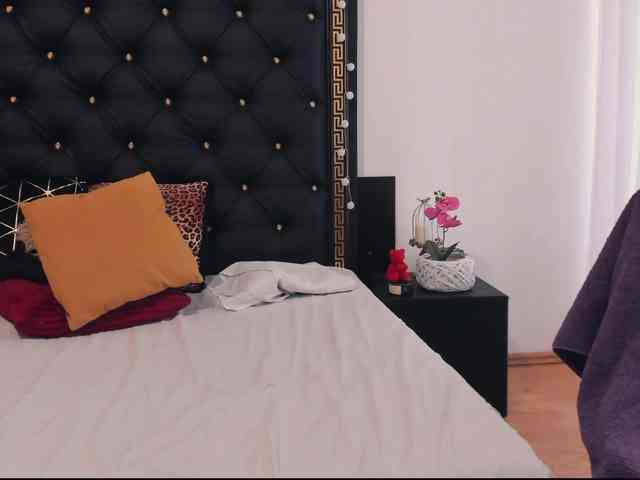 PreciousAilly webcam