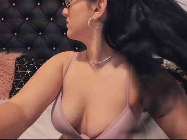PreciousAilly webcam