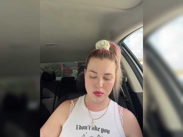 KateMid live cam preview