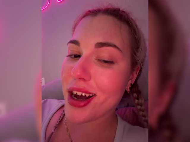 KateMid live cam on BongaCams