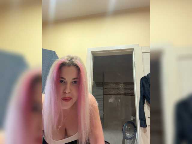 KateMid live cam on BongaCams