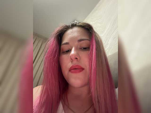 KateMid Live Cam on BongaCams