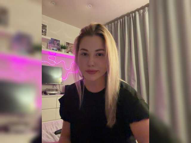 KateMid live cam