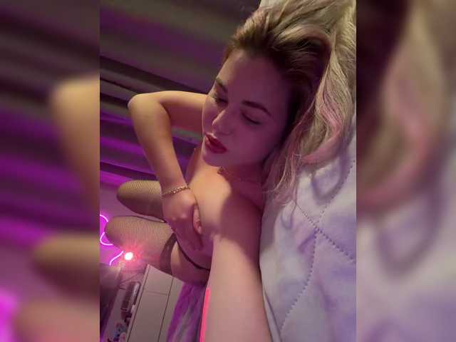 KateMid live cam on BongaCams