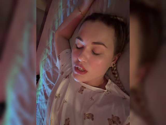 KateMid live cam on BongaCams