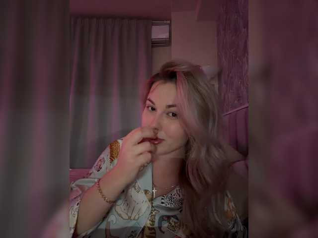 KateMid live cam on BongaCams