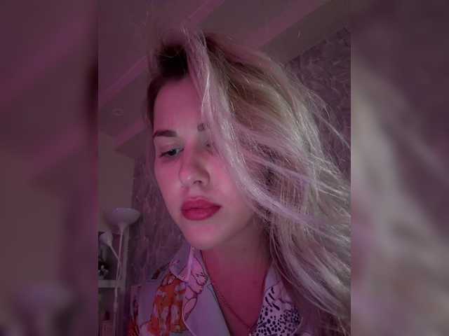 KateMid live cam on BongaCams